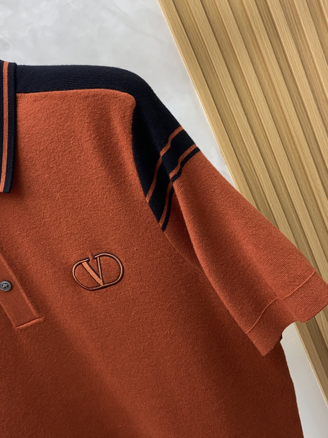 VT【Valentin* 华伦天*秋冬新品精致优雅针织羊毛短袖！全品相！！刺绣品牌经典图案，高端大气．简