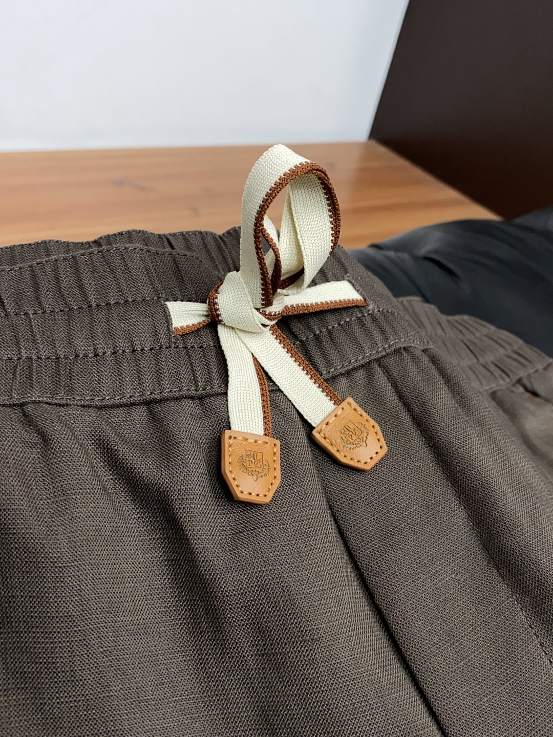 Loro piana 诺悠翩雅 高端定制、2026春夏最新款休闲裤柜台同步发售 原版定制 客供五金辅料 