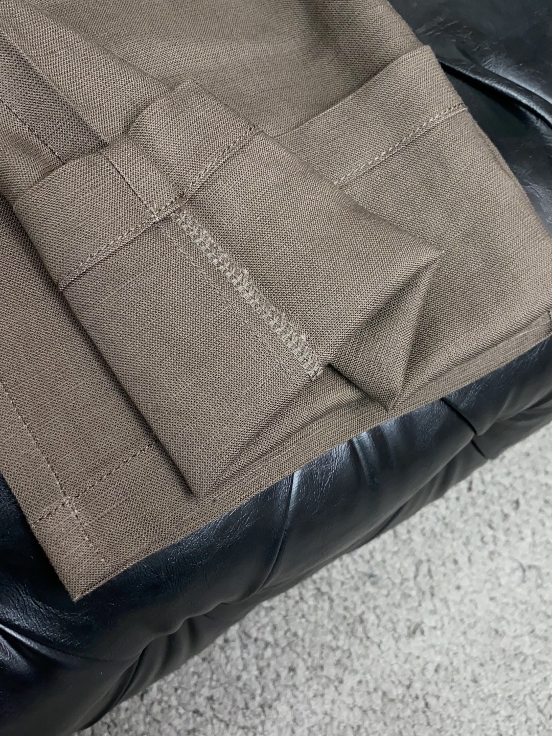 Loro piana 诺悠翩雅 高端定制、2026春夏最新款休闲裤柜台同步发售 原版定制 客供五金辅料 