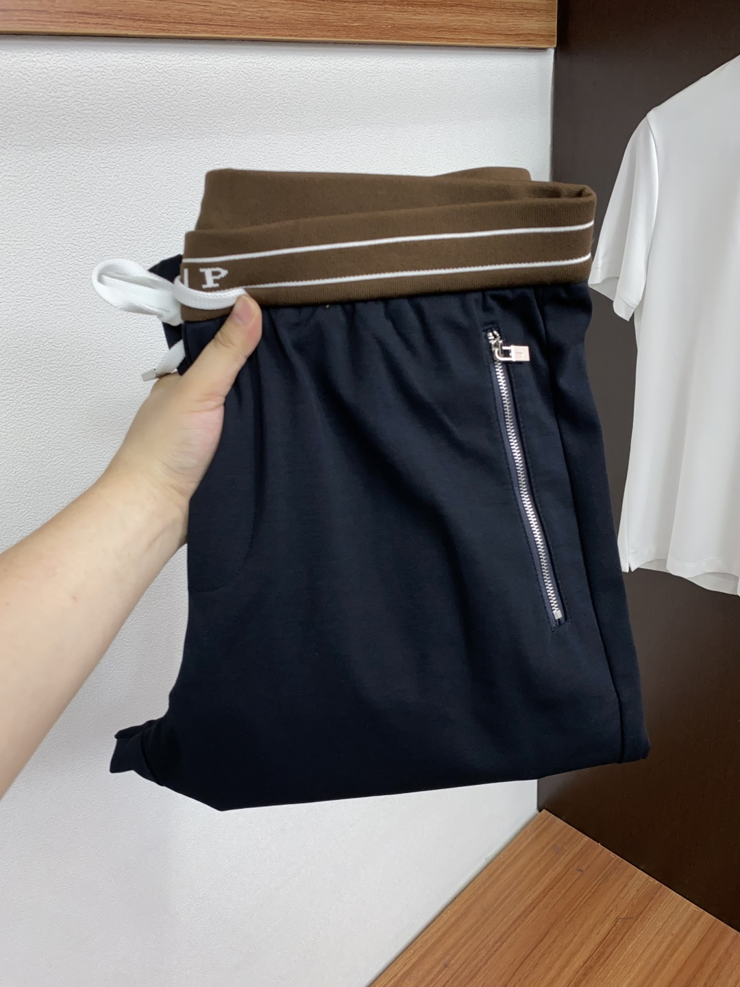 Loro piana 诺悠翩雅 高端定制、2026春夏最新款休闲裤柜台同步发售 原版定制 客供五金辅料 