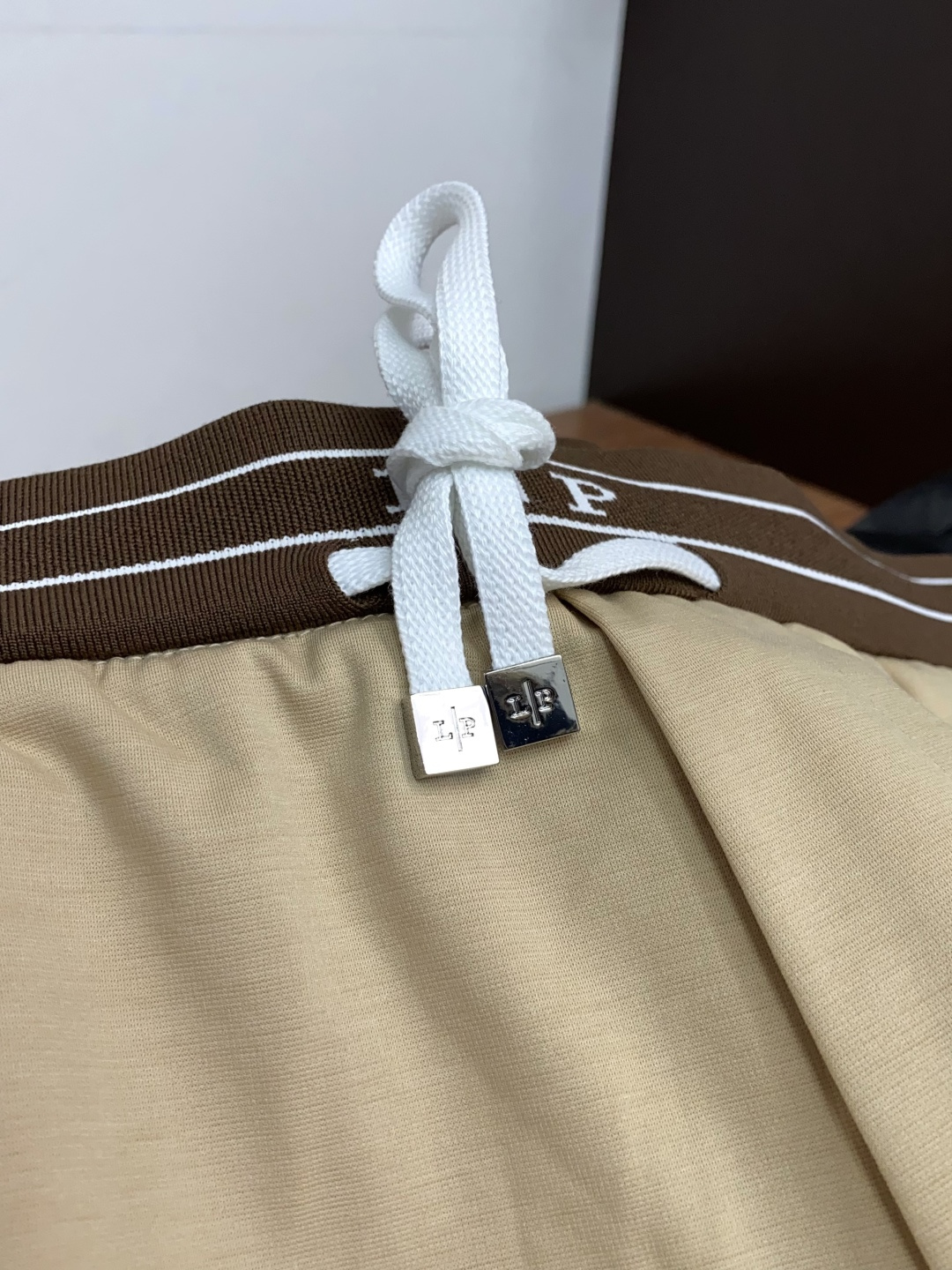 Loro piana 诺悠翩雅 高端定制、2026春夏最新款休闲裤柜台同步发售 原版定制 客供五金辅料 