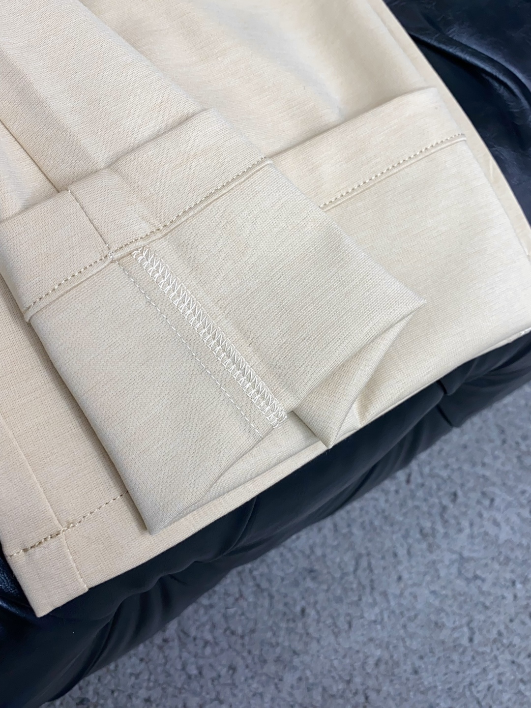 Loro piana 诺悠翩雅 高端定制、2026春夏最新款休闲裤柜台同步发售 原版定制 客供五金辅料 