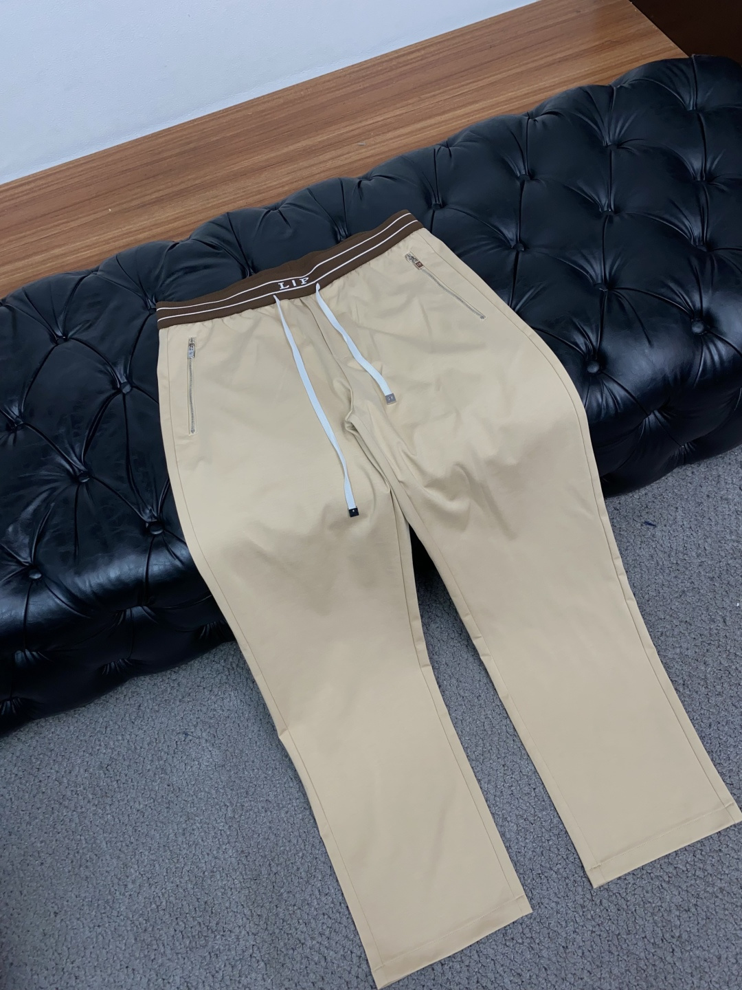 Loro piana 诺悠翩雅 高端定制、2026春夏最新款休闲裤柜台同步发售 原版定制 客供五金辅料 
