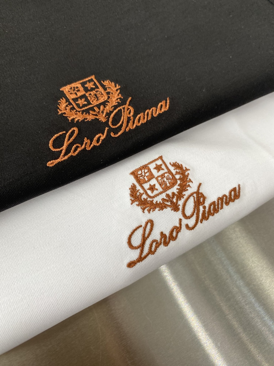 Loro Piana 诺悠翩雅 2026春夏新款首发专柜最新款圆领短袖 高端订制 设计前卫时尚！品牌logo重工艺设计 