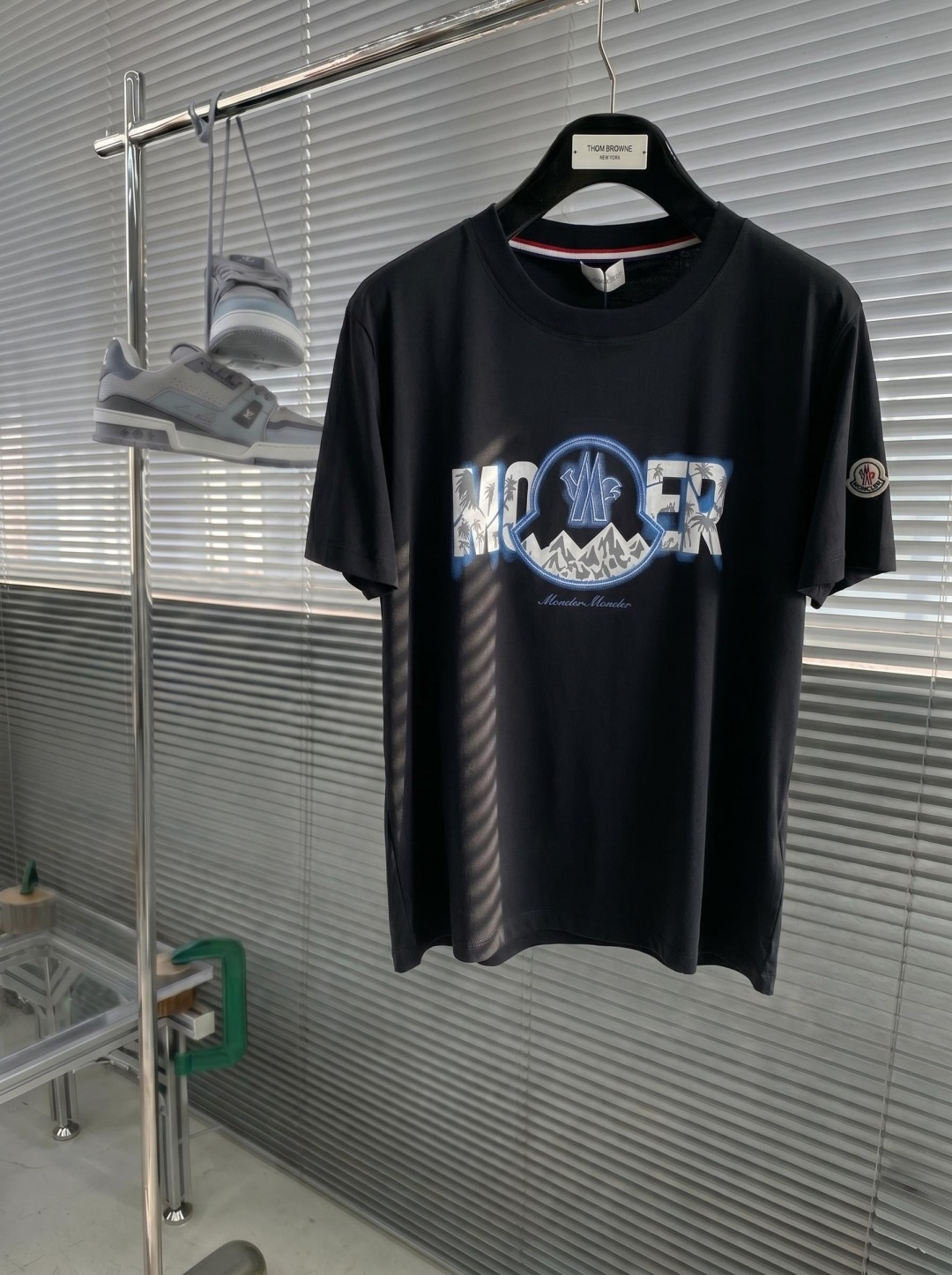 蒙口 2026春夏新款首发专柜最新款圆领短袖 高端订制 设计前卫时尚！品牌logo重工艺设计 高端定制双