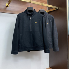 阿玛尼 25ss最新品 商务翻领夹克外套,设计帅气有型!百搭必备单品,时尚潮牌, 轻松营造酷帅氛围感 ,高级感满满,在低 阿玛尼 25ss最新品 商务翻领夹克外套,设计帅气有型!百搭必备单品,时尚潮牌, 轻松营造酷帅氛围感 ,高级感满满,在低