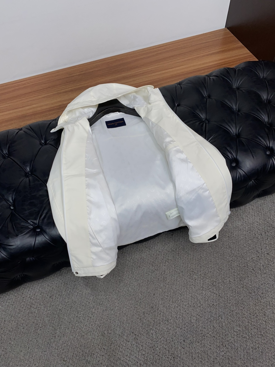 루이비통 후드 윈드브레이커 자켓 25SS 상세 이미지 8