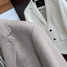 Loro piana 诺悠翩雅 25ss最新品 西装夹克外套,设计帅气有型!百搭必备单品,时尚潮牌, 轻松营造酷帅氛围感 Loro piana 诺悠翩雅 25ss最新品 西装夹克外套,设计帅气有型!百搭必备单品,时尚潮牌, 轻松营造酷帅氛围感