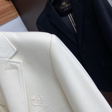 Loro piana 诺悠翩雅 25ss最新品 西装夹克外套,设计帅气有型!百搭必备单品,时尚潮牌, 轻松营造酷帅氛围感 Loro piana 诺悠翩雅 25ss最新品 西装夹克外套,设计帅气有型!百搭必备单品,时尚潮牌, 轻松营造酷帅氛围感