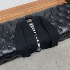 Loro piana 诺悠翩雅 25ss最新品 西装夹克外套,设计帅气有型!百搭必备单品,时尚潮牌, 轻松营造酷帅氛围感 Loro piana 诺悠翩雅 25ss最新品 西装夹克外套,设计帅气有型!百搭必备单品,时尚潮牌, 轻松营造酷帅氛围感