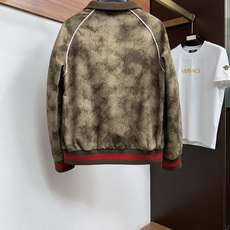 古奇 25ss最新品 立领棉衣夹克外套,设计帅气有型!百搭必备单品,时尚潮牌, 轻松营造酷帅氛围感 ,高级感满满,在低调 古奇 25ss最新品 立领棉衣夹克外套,设计帅气有型!百搭必备单品,时尚潮牌, 轻松营造酷帅氛围感 ,高级感满满,在低调