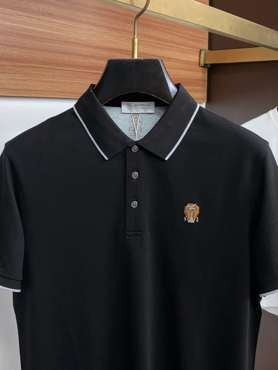 BC 2026春夏新品商务Polo，极简的衣身造型！丝光面料整体的触感极为舒适，弹力十足亲肤效果高级，经典时尚翻领 Po