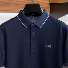 始祖鸟 2026春夏新品商务Polo,极简的衣身造型!丝光面料整体的触感极为舒适,弹力十足亲肤效果高级,经典时尚翻领 P 始祖鸟 2026春夏新品商务Polo,极简的衣身造型!丝光面料整体的触感极为舒适,弹力十足亲肤效果高级,经典时尚翻领 P