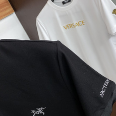 始祖鸟 2026春夏新品商务Polo,极简的衣身造型!丝光面料整体的触感极为舒适,弹力十足亲肤效果高级,经典时尚翻领 P 始祖鸟 2026春夏新品商务Polo,极简的衣身造型!丝光面料整体的触感极为舒适,弹力十足亲肤效果高级,经典时尚翻领 P