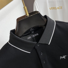 始祖鸟 2026春夏新品商务Polo,极简的衣身造型!丝光面料整体的触感极为舒适,弹力十足亲肤效果高级,经典时尚翻领 P 始祖鸟 2026春夏新品商务Polo,极简的衣身造型!丝光面料整体的触感极为舒适,弹力十足亲肤效果高级,经典时尚翻领 P