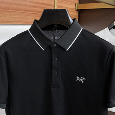 始祖鸟 2026春夏新品商务Polo,极简的衣身造型!丝光面料整体的触感极为舒适,弹力十足亲肤效果高级,经典时尚翻领 P 始祖鸟 2026春夏新品商务Polo,极简的衣身造型!丝光面料整体的触感极为舒适,弹力十足亲肤效果高级,经典时尚翻领 P