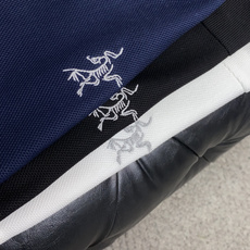 始祖鸟 2026春夏新品商务Polo,极简的衣身造型!丝光面料整体的触感极为舒适,弹力十足亲肤效果高级,经典时尚翻领 P 始祖鸟 2026春夏新品商务Polo,极简的衣身造型!丝光面料整体的触感极为舒适,弹力十足亲肤效果高级,经典时尚翻领 P