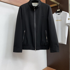 Loro piana 诺悠翩雅 2026新款男士新款休闲定制夹克外套 商务意大利进口面料 简约干练的休闲外套,瞬间重回时 Loro piana 诺悠翩雅 2026新款男士新款休闲定制夹克外套 商务意大利进口面料 简约干练的休闲外套,瞬间重回时