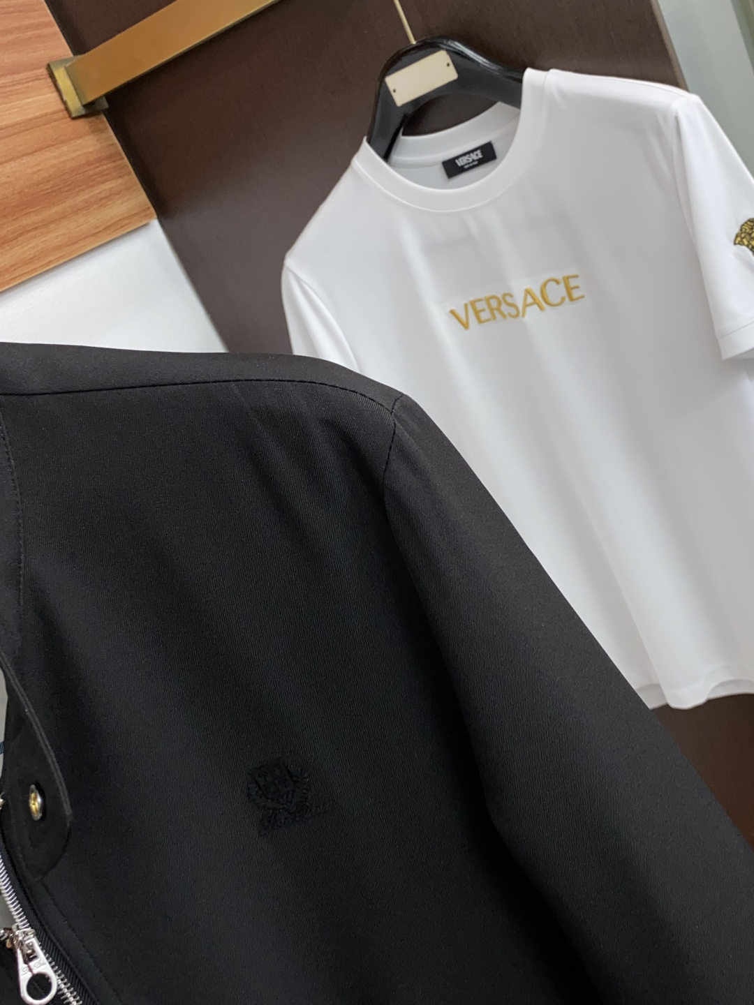 Loro piana 诺悠翩雅 2026新款男士新款休闲定制夹克外套 商务意大利进口面料 简约干练的休闲外套，瞬间重回时