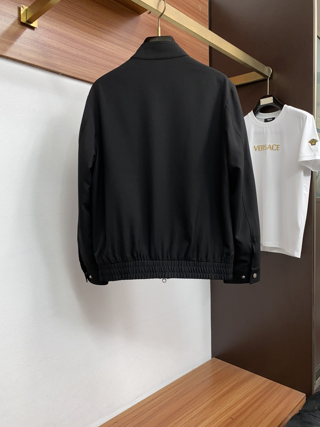 Loro piana 诺悠翩雅 2026新款男士新款休闲定制夹克外套 商务意大利进口面料 简约干练的休闲外套，瞬间重回时