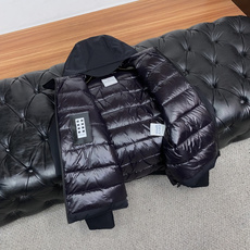 蒙口 25ss最新品 连帽羽绒服外套,设计帅气有型!百搭必备单品,时尚潮牌, 轻松营造酷帅氛围感 ,高级感满满,在低调又 蒙口 25ss最新品 连帽羽绒服外套,设计帅气有型!百搭必备单品,时尚潮牌, 轻松营造酷帅氛围感 ,高级感满满,在低调又