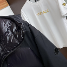 蒙口 25ss最新品 连帽羽绒服外套,设计帅气有型!百搭必备单品,时尚潮牌, 轻松营造酷帅氛围感 ,高级感满满,在低调又 蒙口 25ss最新品 连帽羽绒服外套,设计帅气有型!百搭必备单品,时尚潮牌, 轻松营造酷帅氛围感 ,高级感满满,在低调又