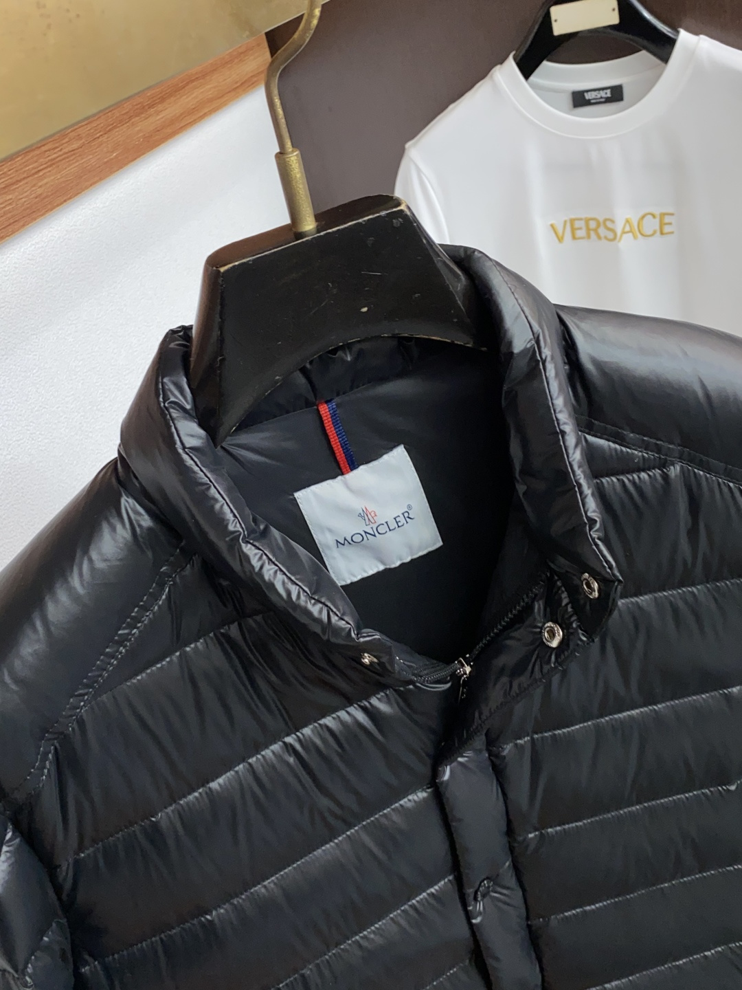 蒙口 25ss最新品 小立领羽绒服外套，设计帅气有型！百搭必备单品，时尚潮牌， 轻松营造酷帅氛围感 ，高级感满满，在低调