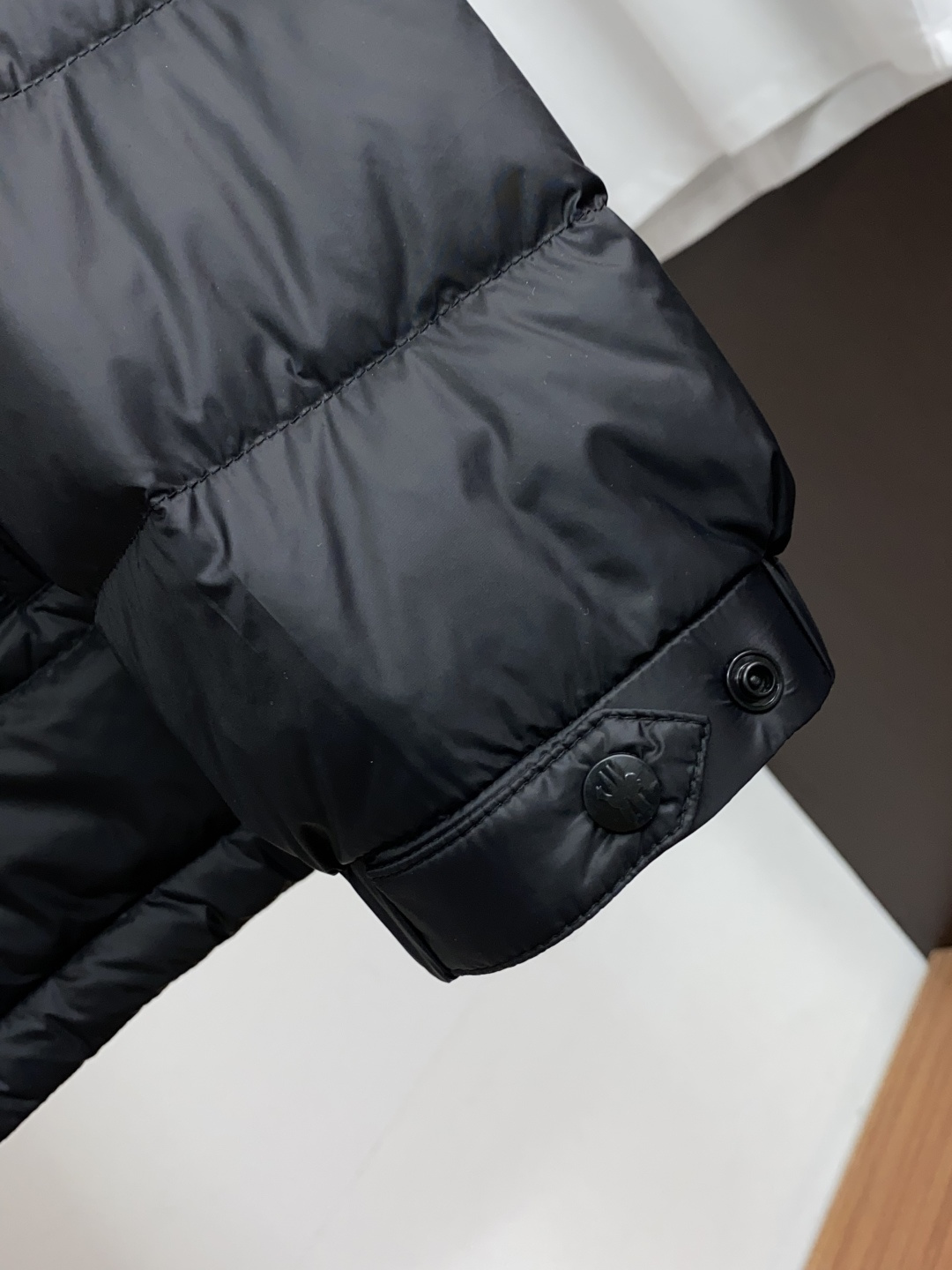 蒙口 25ss最新品 小立领羽绒服外套，设计帅气有型！百搭必备单品，时尚潮牌， 轻松营造酷帅氛围感 ，高级感满满，在低调