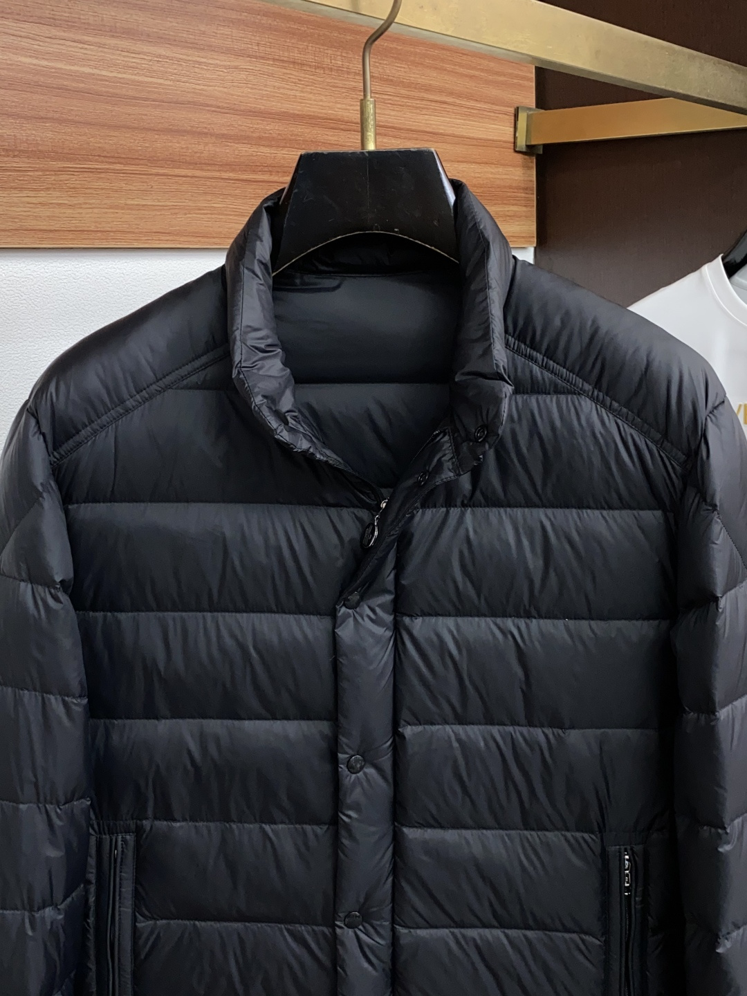 蒙口 25ss最新品 小立领羽绒服外套，设计帅气有型！百搭必备单品，时尚潮牌， 轻松营造酷帅氛围感 ，高级感满满，在低调