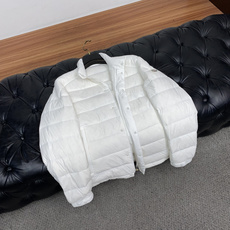 蒙口 25ss最新品 小立领羽绒服外套,设计帅气有型!百搭必备单品,时尚潮牌, 轻松营造酷帅氛围感 ,高级感满满,在低调 蒙口 25ss最新品 小立领羽绒服外套,设计帅气有型!百搭必备单品,时尚潮牌, 轻松营造酷帅氛围感 ,高级感满满,在低调