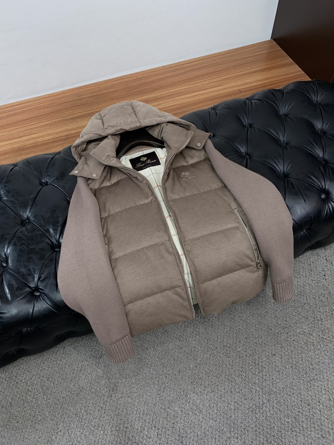 Loro Piana 诺悠翩雅 26ss最新品 针织拼接商务鹅绒羽绒服外套,设计帅气有型!百搭必备单品,时尚潮牌, 轻松 Loro Piana 诺悠翩雅 26ss最新品 针织拼接商务鹅绒羽绒服外套,设计帅气有型!百搭必备单品,时尚潮牌, 轻松