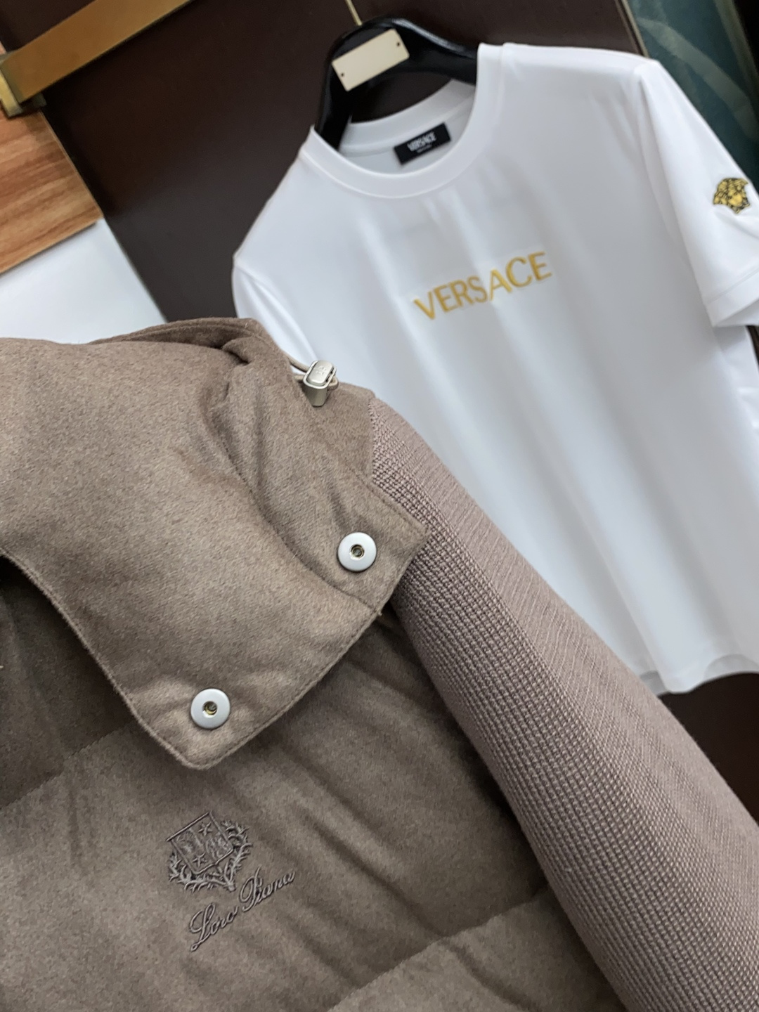 Loro Piana 诺悠翩雅 26ss最新品 针织拼接商务鹅绒羽绒服外套,设计帅气有型!百搭必备单品,时尚潮牌, 轻松 Loro Piana 诺悠翩雅 26ss最新品 针织拼接商务鹅绒羽绒服外套,设计帅气有型!百搭必备单品,时尚潮牌, 轻松