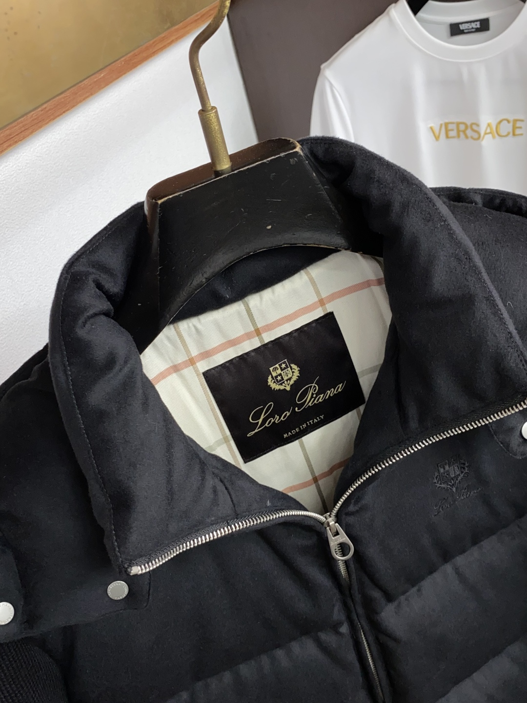 Loro Piana 诺悠翩雅 26ss最新品 针织拼接商务鹅绒羽绒服外套,设计帅气有型!百搭必备单品,时尚潮牌, 轻松 Loro Piana 诺悠翩雅 26ss最新品 针织拼接商务鹅绒羽绒服外套,设计帅气有型!百搭必备单品,时尚潮牌, 轻松