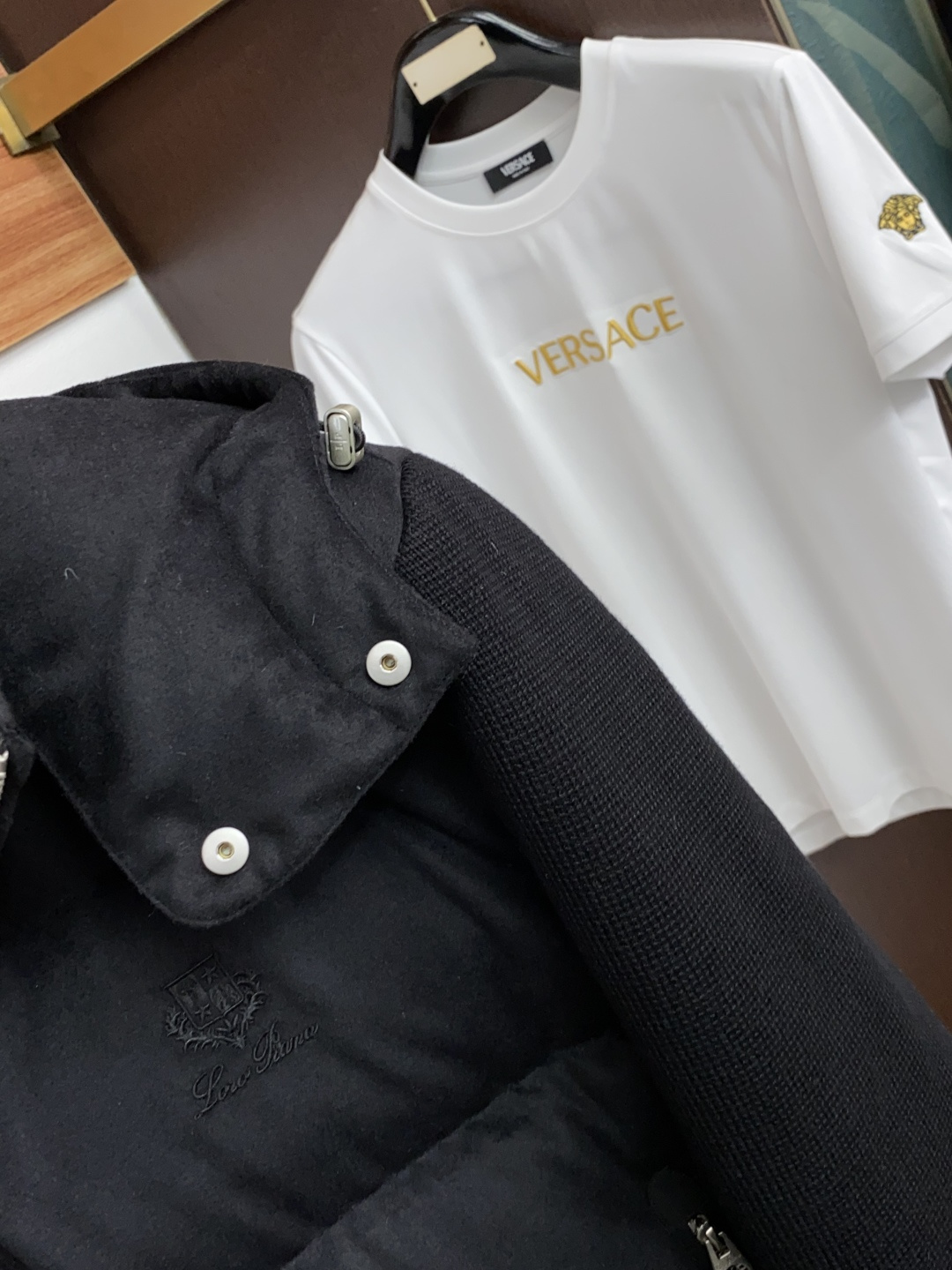 Loro Piana 诺悠翩雅 26ss最新品 针织拼接商务鹅绒羽绒服外套,设计帅气有型!百搭必备单品,时尚潮牌, 轻松 Loro Piana 诺悠翩雅 26ss最新品 针织拼接商务鹅绒羽绒服外套,设计帅气有型!百搭必备单品,时尚潮牌, 轻松