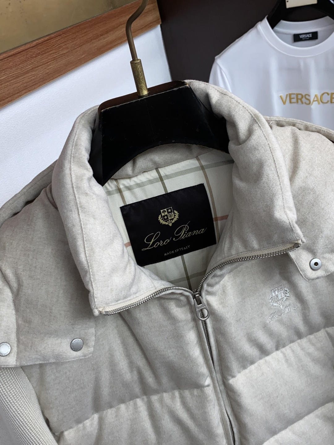 Loro Piana 诺悠翩雅 26ss最新品 针织拼接商务鹅绒羽绒服外套,设计帅气有型!百搭必备单品,时尚潮牌, 轻松 Loro Piana 诺悠翩雅 26ss最新品 针织拼接商务鹅绒羽绒服外套,设计帅气有型!百搭必备单品,时尚潮牌, 轻松
