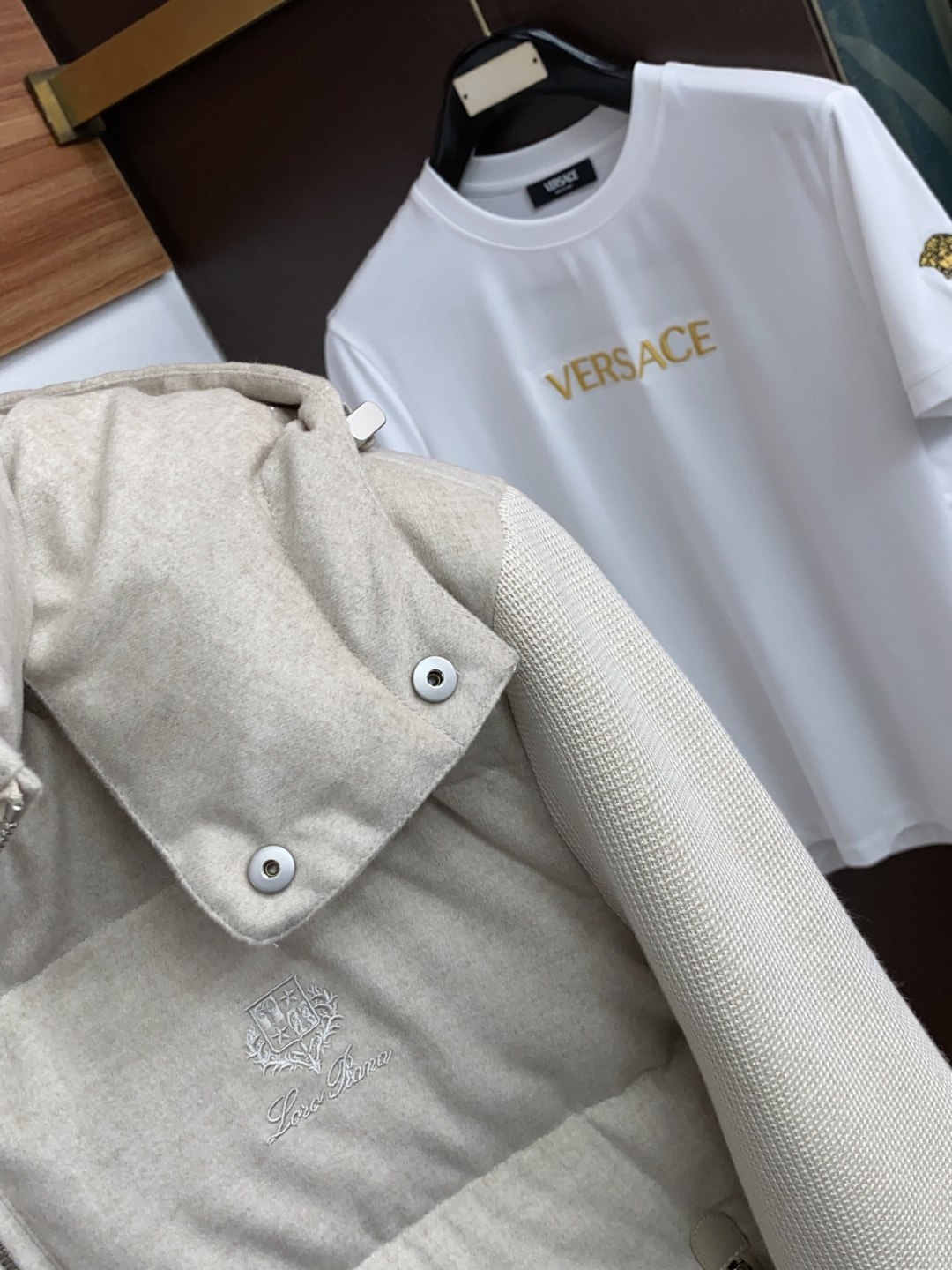 Loro Piana 诺悠翩雅 26ss最新品 针织拼接商务鹅绒羽绒服外套,设计帅气有型!百搭必备单品,时尚潮牌, 轻松 Loro Piana 诺悠翩雅 26ss最新品 针织拼接商务鹅绒羽绒服外套,设计帅气有型!百搭必备单品,时尚潮牌, 轻松