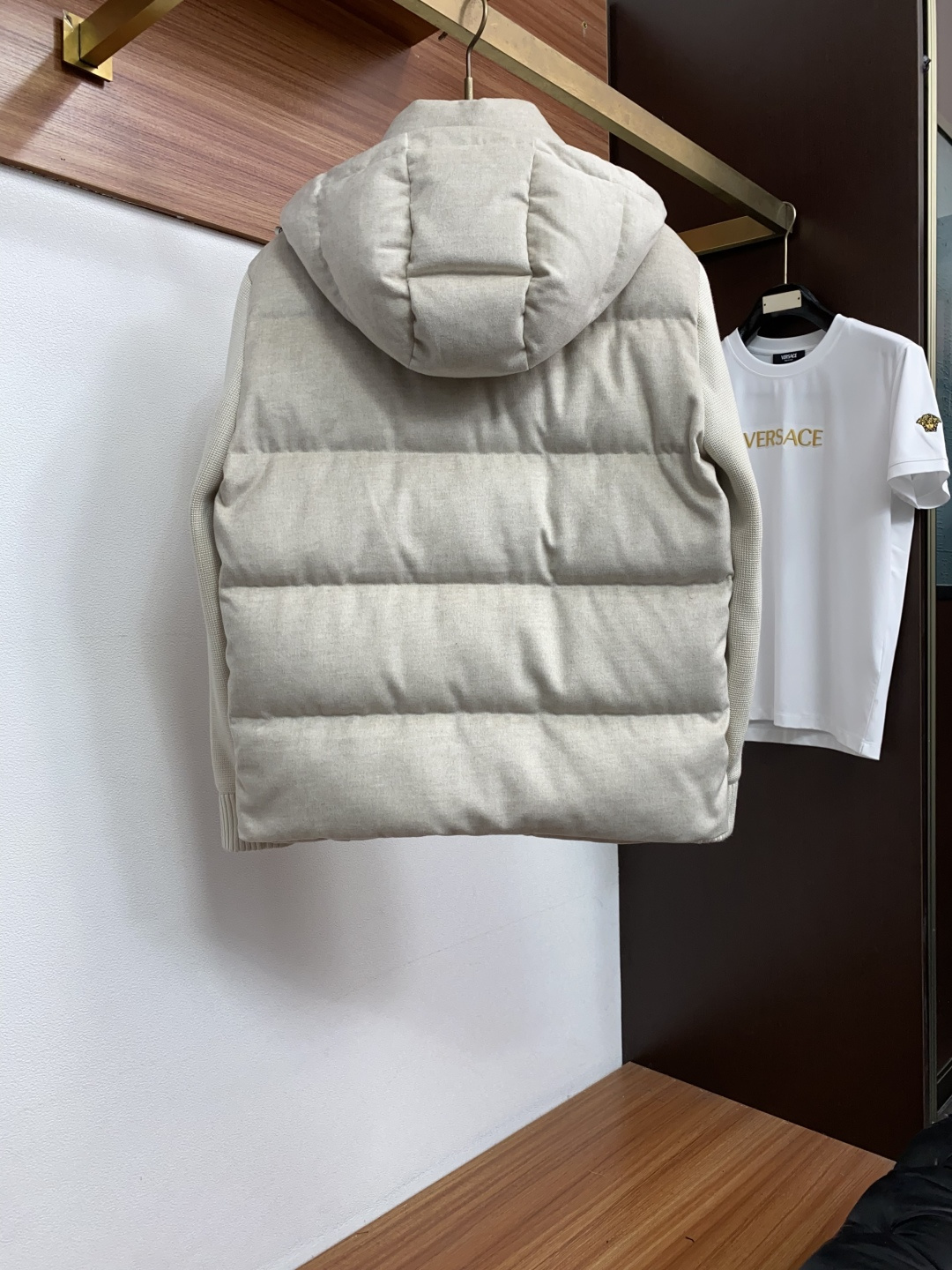 Loro Piana 诺悠翩雅 26ss最新品 针织拼接商务鹅绒羽绒服外套,设计帅气有型!百搭必备单品,时尚潮牌, 轻松 Loro Piana 诺悠翩雅 26ss最新品 针织拼接商务鹅绒羽绒服外套,设计帅气有型!百搭必备单品,时尚潮牌, 轻松
