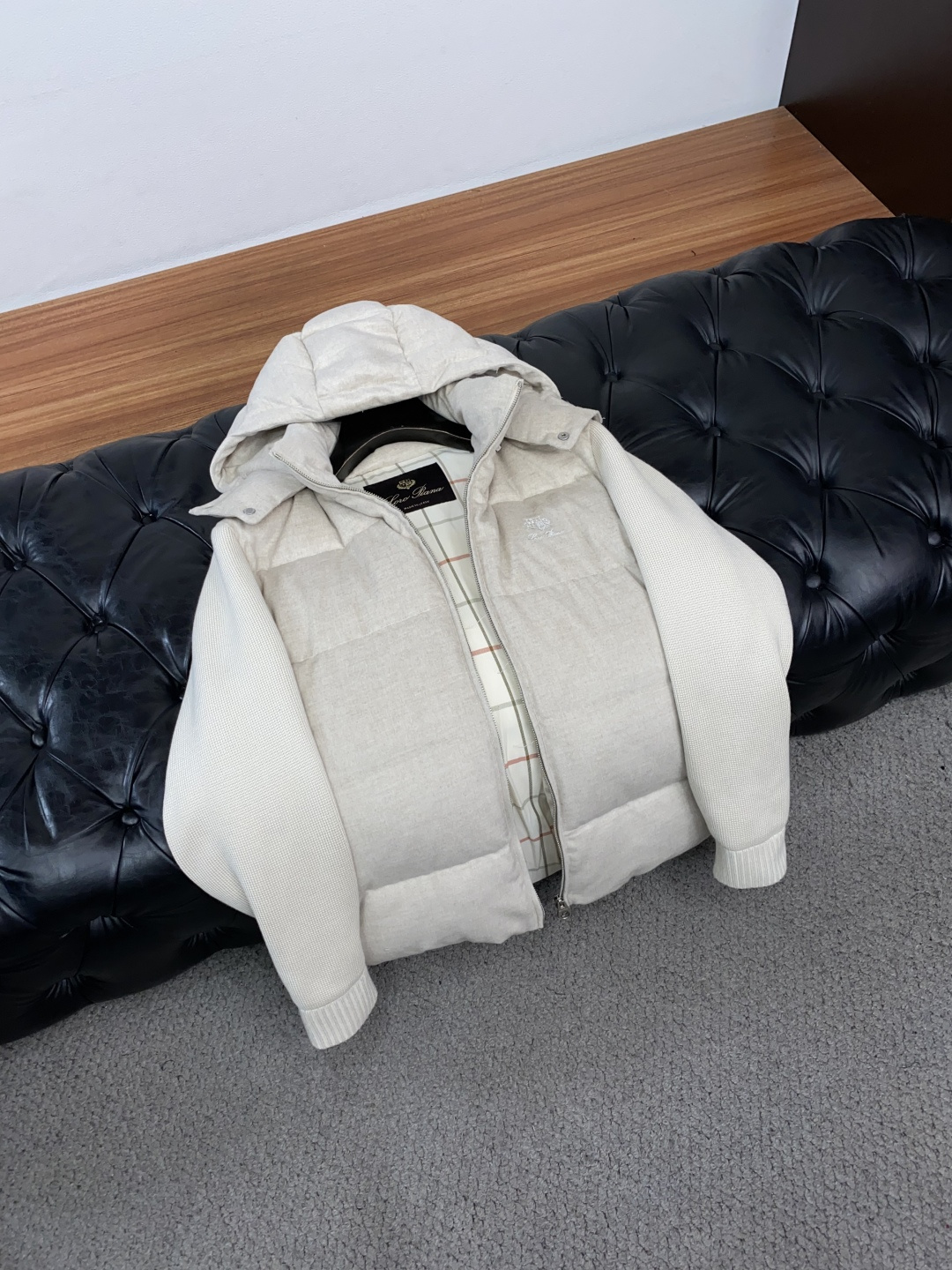 Loro Piana 诺悠翩雅 26ss最新品 针织拼接商务鹅绒羽绒服外套,设计帅气有型!百搭必备单品,时尚潮牌, 轻松 Loro Piana 诺悠翩雅 26ss最新品 针织拼接商务鹅绒羽绒服外套,设计帅气有型!百搭必备单品,时尚潮牌, 轻松