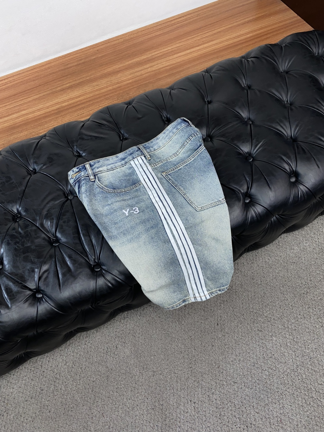 Y-3 高端定制、2026早春最新款牛仔短裤 柜台同步发售 原版定制复刻 客供五金辅料 原单品质 进口牛仔面料高弹力 重
