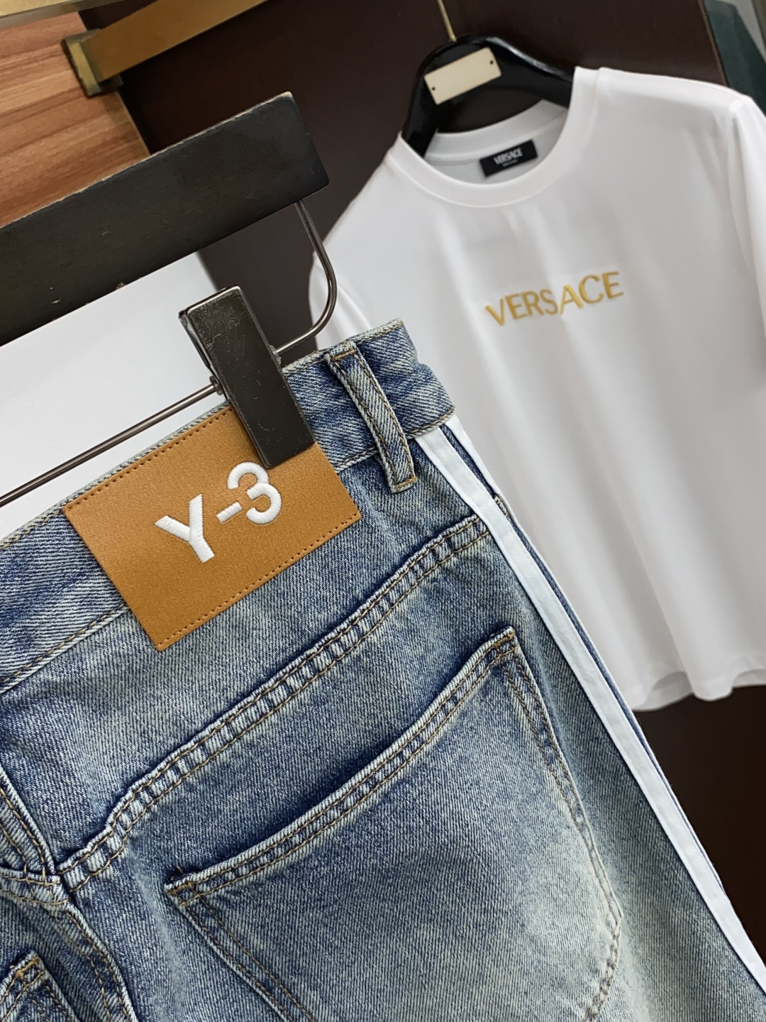 Y-3 高端定制、2026早春最新款牛仔短裤 柜台同步发售 原版定制复刻 客供五金辅料 原单品质 进口牛仔面料高弹力 重