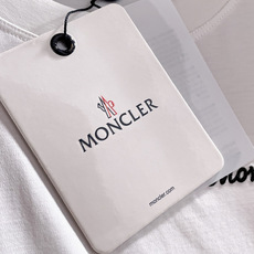 moncle* 正码正拍修身版型M-XXXL 顶级黑白双色顶级万针线绣字母刺绣打造圆领短袖,定制80支醋酸丝精致工艺专柜 moncle* 正码正拍修身版型M-XXXL 顶级黑白双色顶级万针线绣字母刺绣打造圆领短袖,定制80支醋酸丝精致工艺专柜