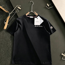 moncle* 正码正拍修身版型M-XXXL 顶级黑白双色顶级万针线绣字母刺绣打造圆领短袖,定制80支醋酸丝精致工艺专柜 moncle* 正码正拍修身版型M-XXXL 顶级黑白双色顶级万针线绣字母刺绣打造圆领短袖,定制80支醋酸丝精致工艺专柜