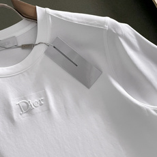 DIO* 正码正拍修身版型M-XXXL 顶级黑白双色顶级万针线绣字母刺绣打造圆领短袖,双丝光芝麻纹棉100支精致工艺专柜 DIO* 正码正拍修身版型M-XXXL 顶级黑白双色顶级万针线绣字母刺绣打造圆领短袖,双丝光芝麻纹棉100支精致工艺专柜