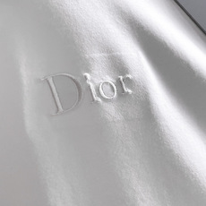 DIO* 正码正拍修身版型M-XXXL 顶级黑白双色顶级万针线绣字母刺绣打造圆领短袖,双丝光芝麻纹棉100支精致工艺专柜 DIO* 正码正拍修身版型M-XXXL 顶级黑白双色顶级万针线绣字母刺绣打造圆领短袖,双丝光芝麻纹棉100支精致工艺专柜