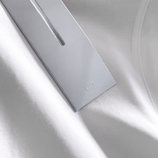 DIO* 正码正拍修身版型M-XXXL 顶级黑白双色顶级万针线绣字母刺绣打造圆领短袖,双丝光芝麻纹棉100支精致工艺专柜 DIO* 正码正拍修身版型M-XXXL 顶级黑白双色顶级万针线绣字母刺绣打造圆领短袖,双丝光芝麻纹棉100支精致工艺专柜