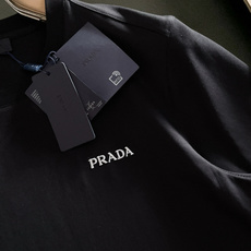 PRAD* 正码正拍修身版型M-XXXL 顶级黑白双色顶级万针线绣字母刺绣打造圆领短袖,双丝光芝麻纹棉100支精致工艺专 PRAD* 正码正拍修身版型M-XXXL 顶级黑白双色顶级万针线绣字母刺绣打造圆领短袖,双丝光芝麻纹棉100支精致工艺专