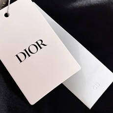 DIO*正码正拍修身版型M-XXXL 顶级黑白双色顶级万针线绣字母刺绣打造圆领短袖,双丝光芝麻纹棉100支精致工艺专柜面 DIO*正码正拍修身版型M-XXXL 顶级黑白双色顶级万针线绣字母刺绣打造圆领短袖,双丝光芝麻纹棉100支精致工艺专柜面