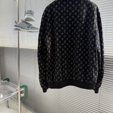 驴牌 26ss新款Monogram 图案双面绒面飞行员 夹克外套 男款 高版本。 码数:48.50.52.54. 驴牌 26ss新款Monogram 图案双面绒面飞行员 夹克外套 男款 高版本。 码数:48.50.52.54.