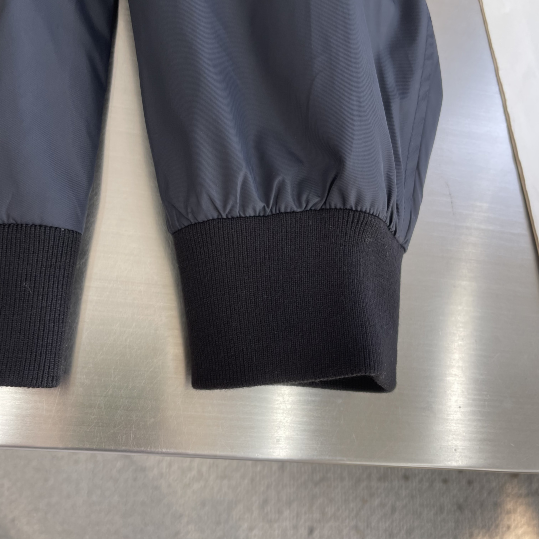 驴牌     26ss新款Monogram 图案双面绒面飞行员 夹克外套 男款 高版本。 码数：48.50.52.54.
