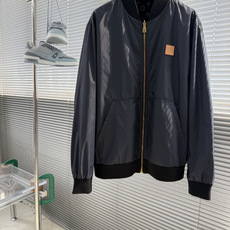 驴牌 26ss新款Monogram 图案双面绒面飞行员 夹克外套 男款 高版本。 码数:48.50.52.54. 驴牌 26ss新款Monogram 图案双面绒面飞行员 夹克外套 男款 高版本。 码数:48.50.52.54.